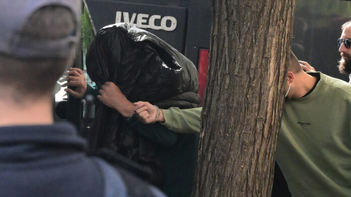 ΟΠΕΚΕΠΕ: «Αναγνωρίζω τις πράξεις μου, με κατηγορείτε όμως για περισσότερα» – Προφυλακίστηκε ο υποτιθέμενος αρχηγός του κυκλώματος