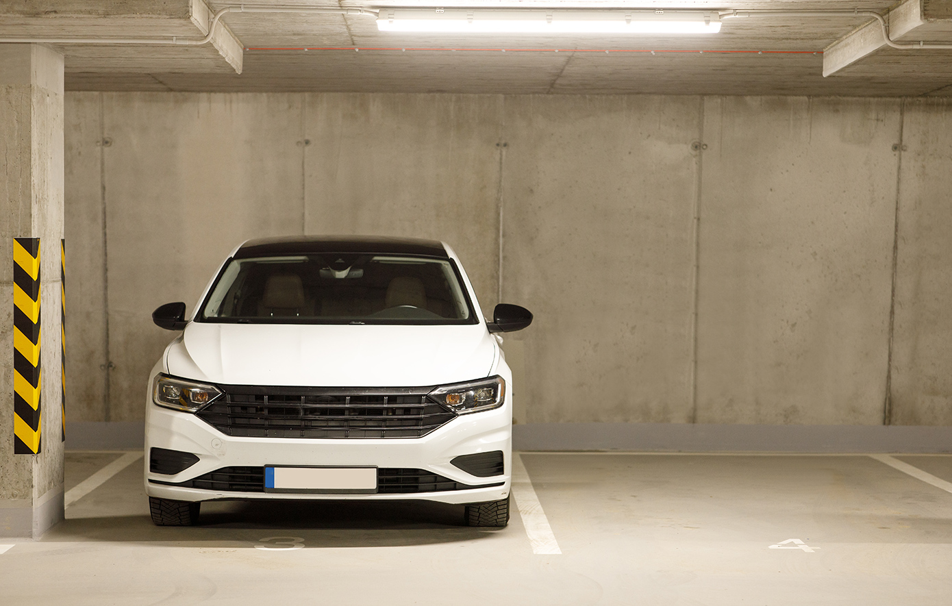 Όταν η γκαρσονιέρα αξίζει όσο το πάρκινγκ – Το νέο φαινόμενο στην αγορά ακινήτων της Αθήνας