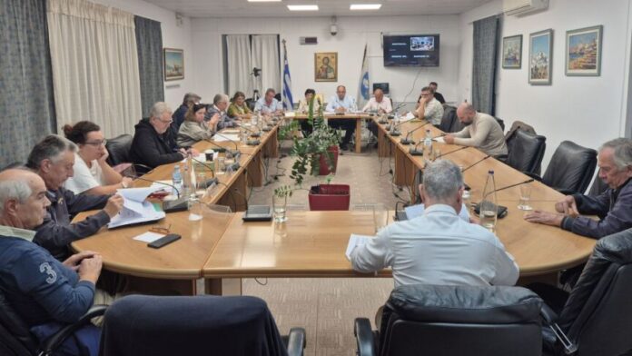 Δ.Σ. Πάρου: «Απειλείται άμεσα το δικαίωμα των παιδιών στην εκπαίδευση»