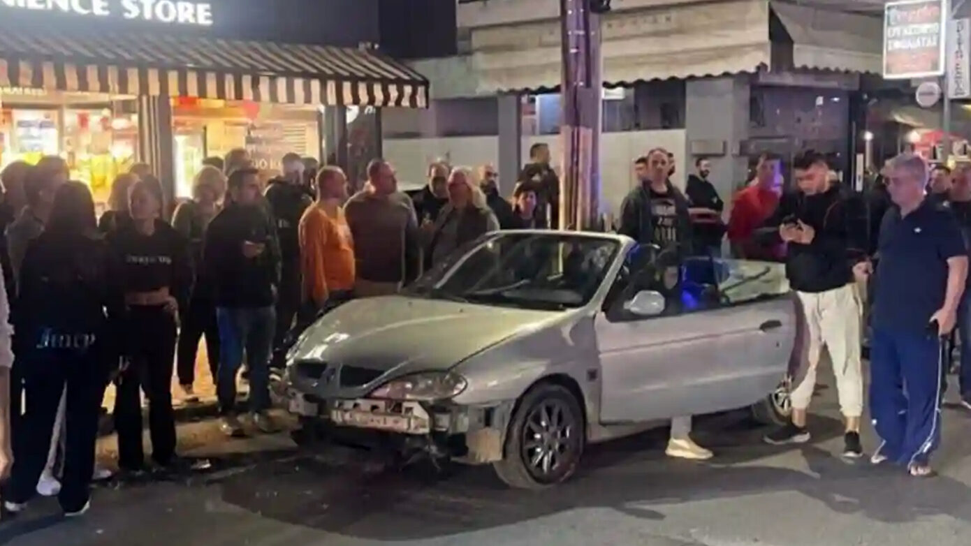 Σοβαρό ατύχημα στο Περιστέρι – Οδηγός κάμπριο χτύπησε μητέρα και το παιδί της