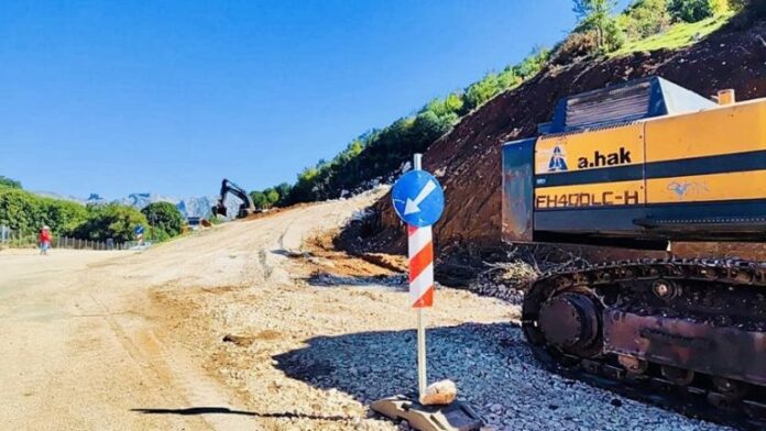 Περιφέρεια Ηπείρου πείρου: Αναθεώρηση σύμβασης για τον δρόμο Πηγάδια-Γέφυρα Πλάκας με επιπλέον 3,3 εκ. ευρώ