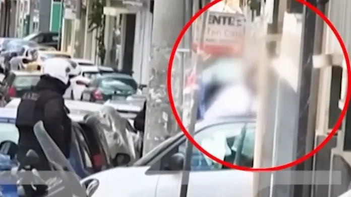 «Ακούγαμε κραυγές – Αγνοούσαμε την προέλευση αλλά ειδοποιήσαμε την αστυνομία» – Τι αναφέρουν οι γείτονες της εγκύου που δέχθηκε επίθεση με πιρούνι
