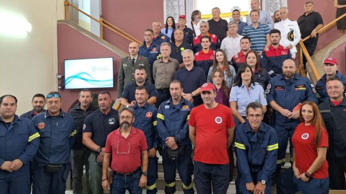 Π. Πελ: 137 καινούριες στολές για εθελοντικές ομάδες Πολιτικής Προστασίας