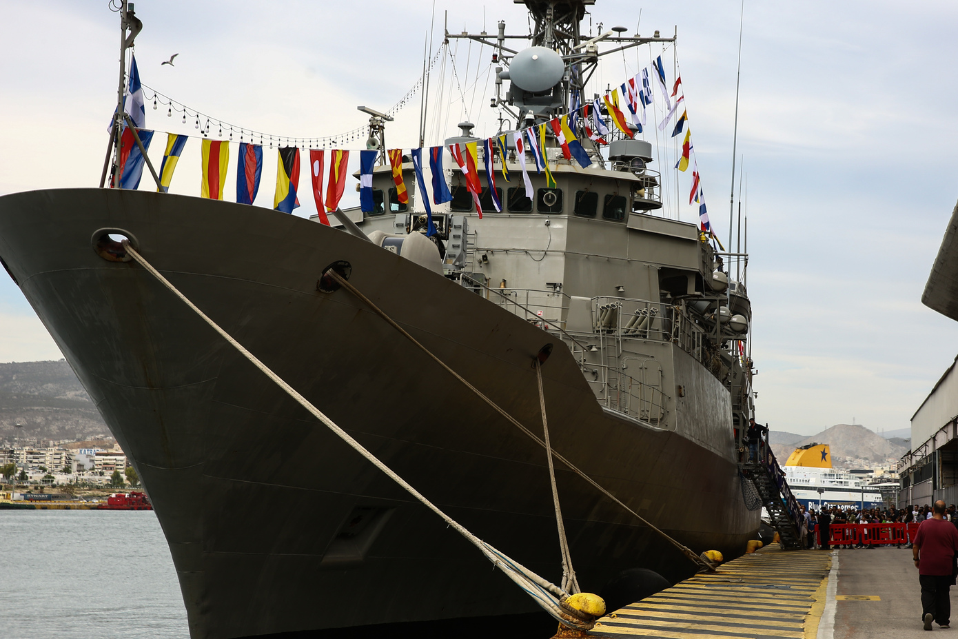 Η φρεγάτα «Ψαρά» υποδέχεται το κοινό σήμερα στην προβλήτα 11 του ΟΛΠ