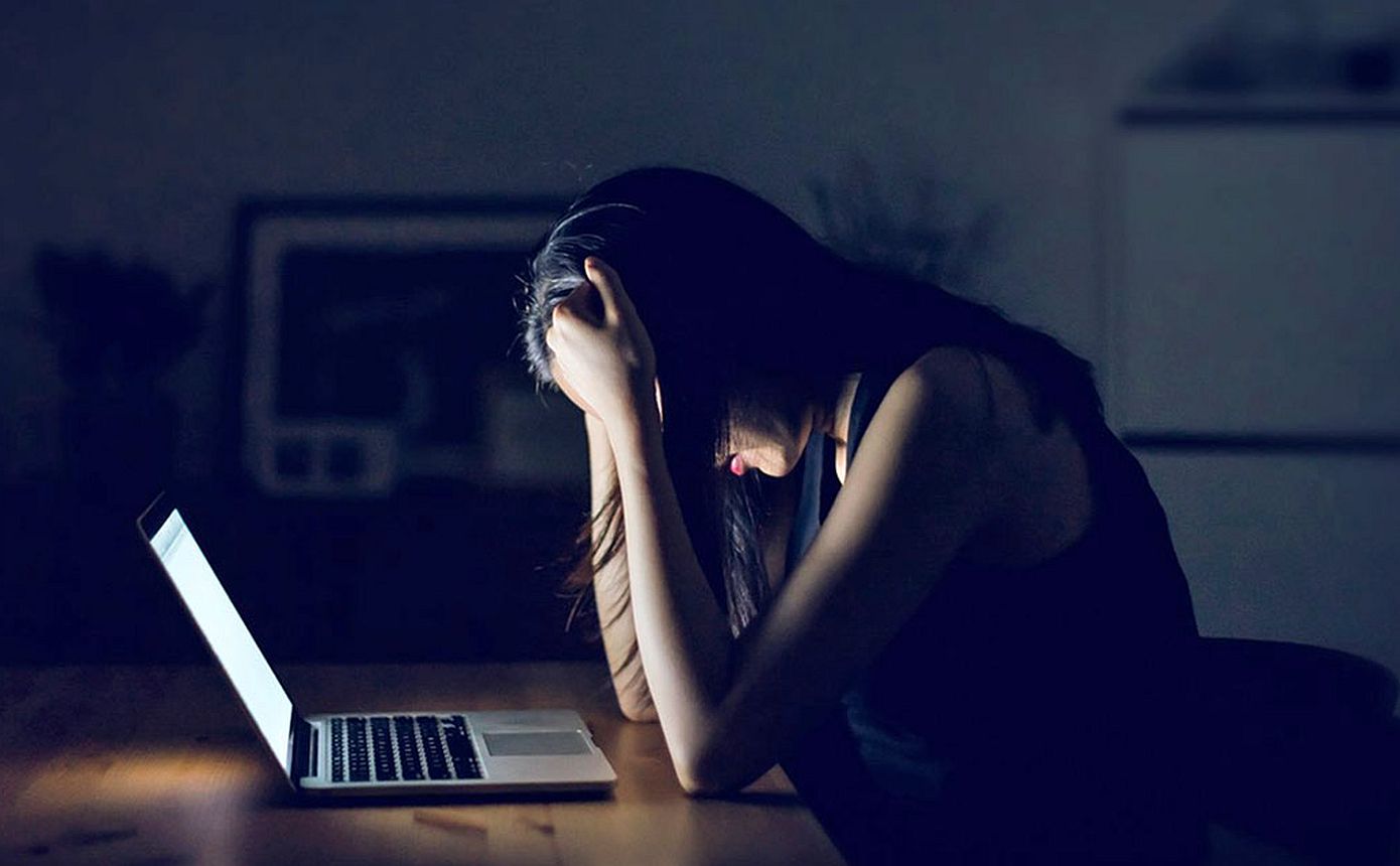 Γνωστός παρουσιαστής καταδικάστηκε για εκδικητική πορνογραφία – Υποχρεώθηκε σε αποζημίωση 10.000 ευρώ