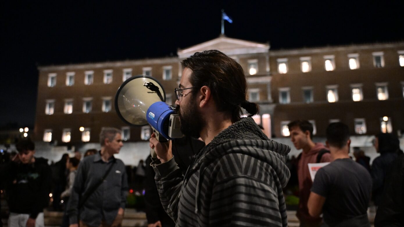 Διαμαρτυρία στο Σύνταγμα ενάντια στην ψήφιση της τροπολογίας για τον Άγνωστο Στρατιώτη