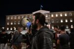 Διαμαρτυρία στο Σύνταγμα ενάντια στην ψήφιση της τροπολογίας για τον Άγνωστο Στρατιώτη