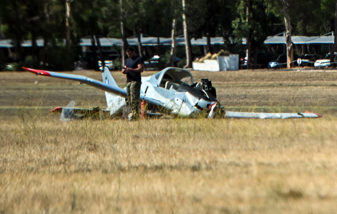 Αιτίες της συντριβής εκπαιδευτικού αεροσκάφους στο Τατόι – «Απόλυτα ασφαλής και αναμενόμενη η πτήση», δηλώνουν ειδικοί