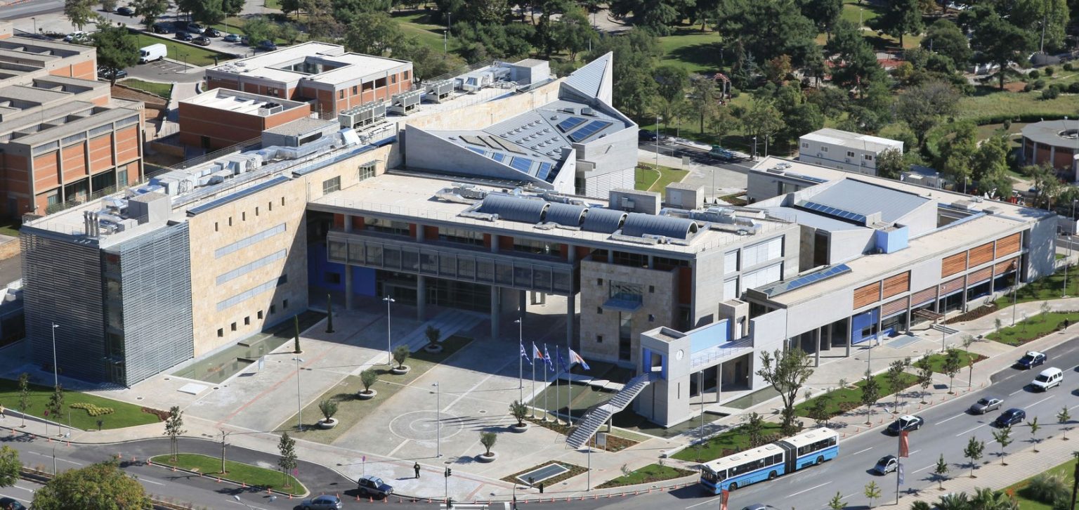 Συγκλονιστικό βίντεο καταγράφει καραμπόλα πέντε οχημάτων στη Θεσσαλονίκη