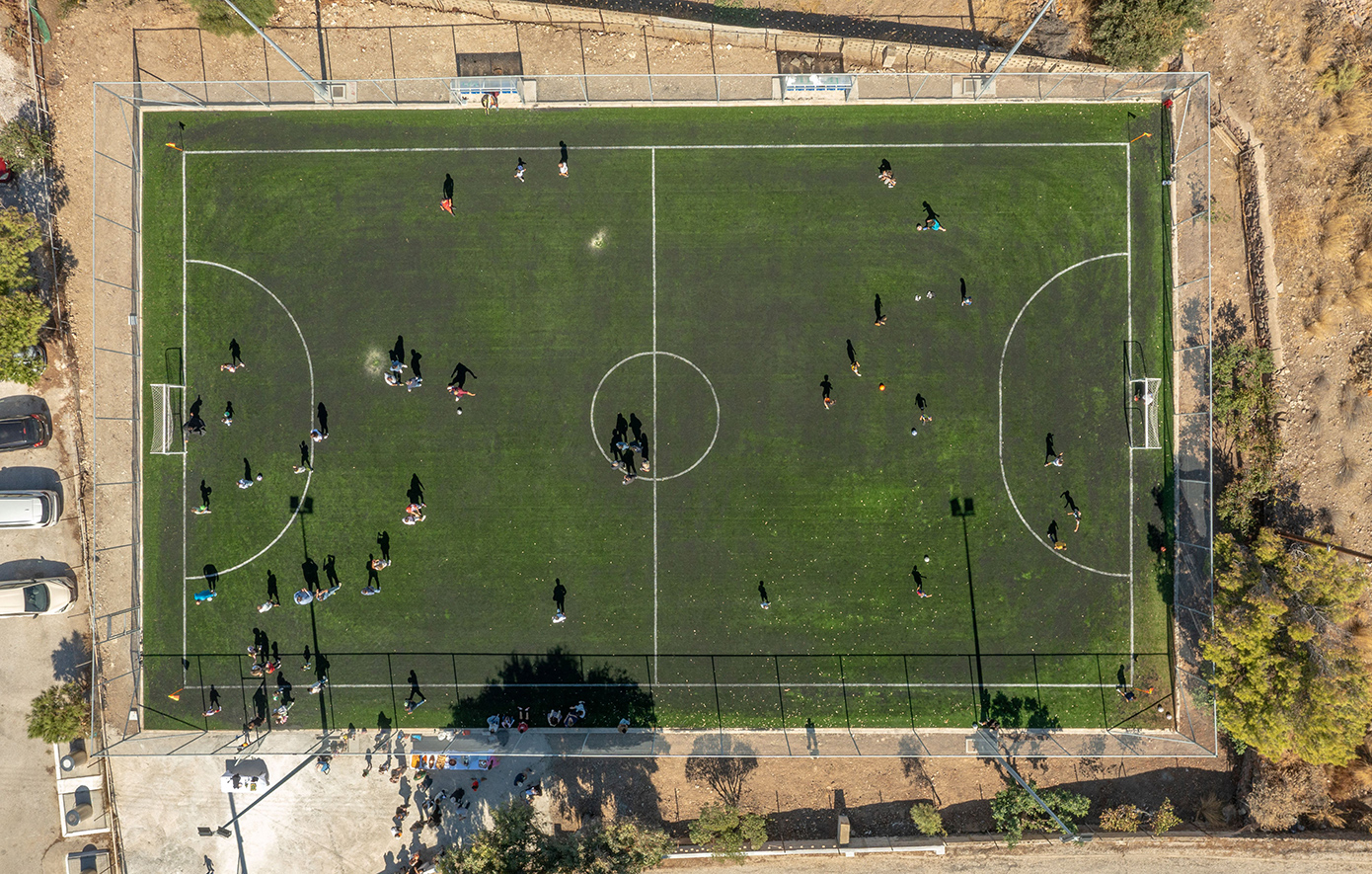 Με την υποστήριξη της Invel Real Estate και της PRODEA Investments, ένα καινούργιο γήπεδο ποδοσφαίρου στην Τρυπητή Μήλου