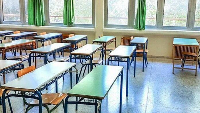 Μαθητής σε σχολείο ειδικής αγωγής στα Χανιά επιτέθηκε σε καθηγήτρια – Της τραυμάτισε σοβαρά τα δάχτυλα