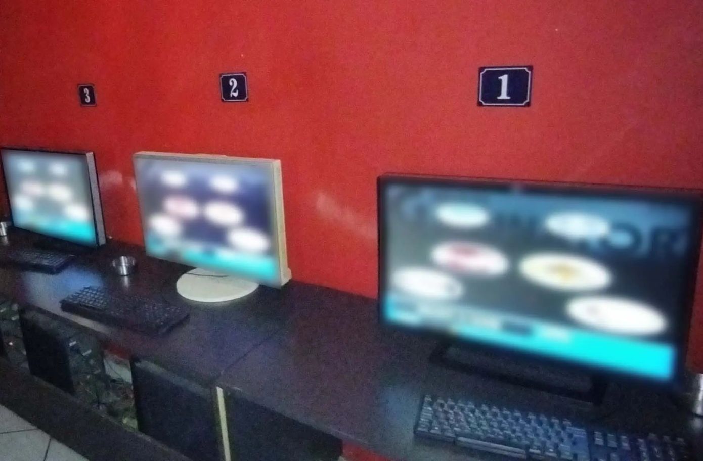 Κλείσιμο καταστήματος με «φρουτάκια» στην Αθήνα – Συνελήφθησαν 4 άτομα