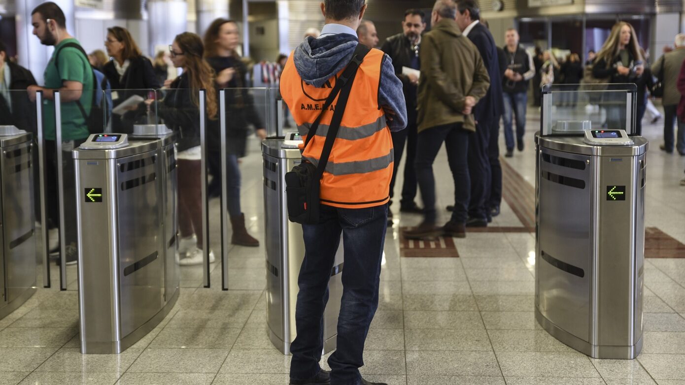 Εντατικοί έλεγχοι εισιτηρίων σε λεωφορεία και μετρό – Υπ. Μεταφορών: Το μέτρο είναι πρακτικό, όχι τιμωρητικό