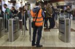 Εντατικοί έλεγχοι εισιτηρίων σε λεωφορεία και μετρό – Υπ. Μεταφορών: Το μέτρο είναι πρακτικό, όχι τιμωρητικό