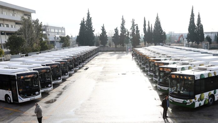 Έξυπνες κάμερες σε 600 λεωφορεία: Νέο σύστημα ελέγχου παραβάσεων και βελτιώσεων του δικτύου – Πώς θα λειτουργεί