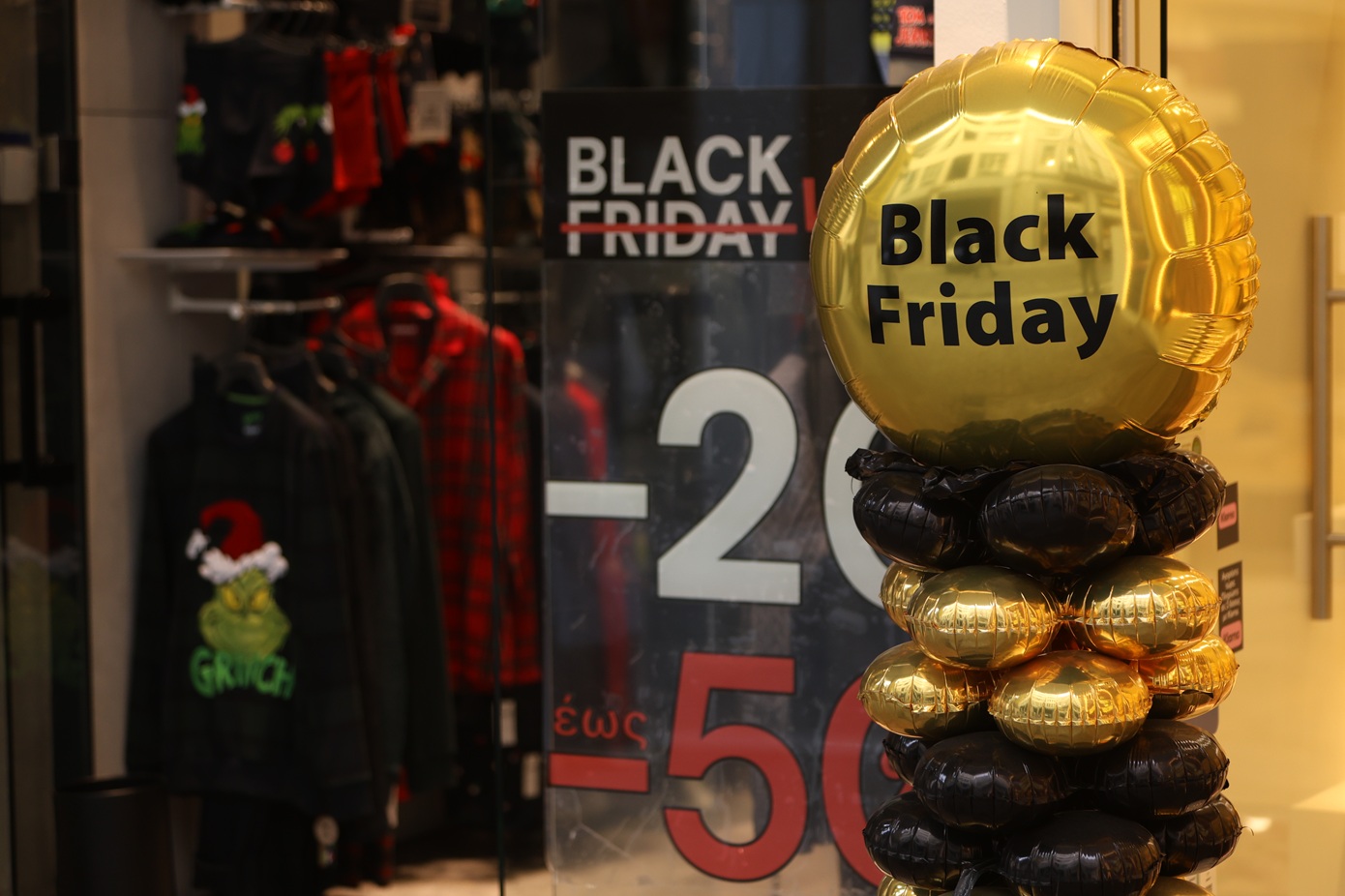 Black Friday – Cyber Monday: Το κορυφαίο εκπτωτικό γεγονός της χρονιάς ξεκινά – Ανοιχτά τα καταστήματα και Κυριακή
