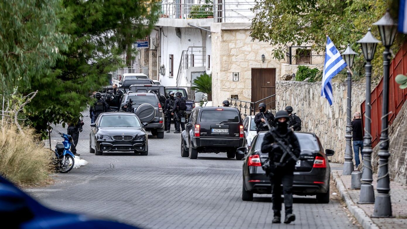Σοκ με τον θάνατο της 56χρονης στα Βορίζια: Πυροβολήθηκε και όχι από ανακοπή – Καθυστέρηση στην κηδεία του 39χρονου