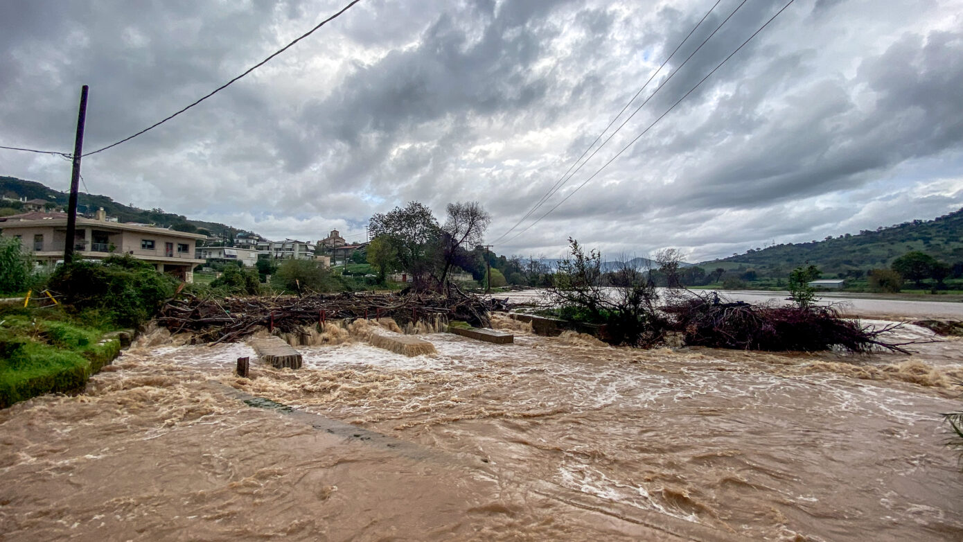Meteo: Ισχυρές βροχοπτώσεις σε όλη την επικράτεια από Τετάρτη έως Παρασκευή – Πάνω από 200 χιλιοστά στα Τζουμέρκα