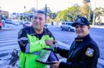Αποχωρεί ο εμβληματικός τροχονόμος της διασταύρωσης Κηφισίας και Αλεξάνδρας – Συγκίνηση στην αποχαιρετιστήρια βάρδια του