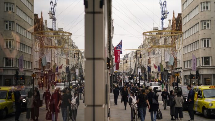Η New Bond Street στο Λονδίνο, ο ακριβότερος δρόμος στον κόσμο – Η οδός Ερμού αυξάνει συνεχώς την εμπορική της ισχύ