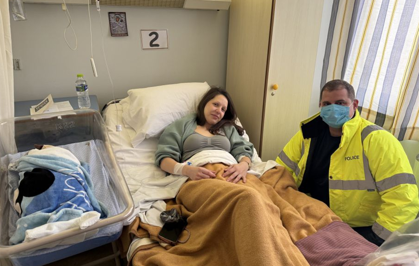 Αρκαδία: Περιπολικό διέσωσε ετοιμόγεννη και τη μετέφερε στο νοσοκομείο, λόγω αποκλεισμού από κακοκαιρία