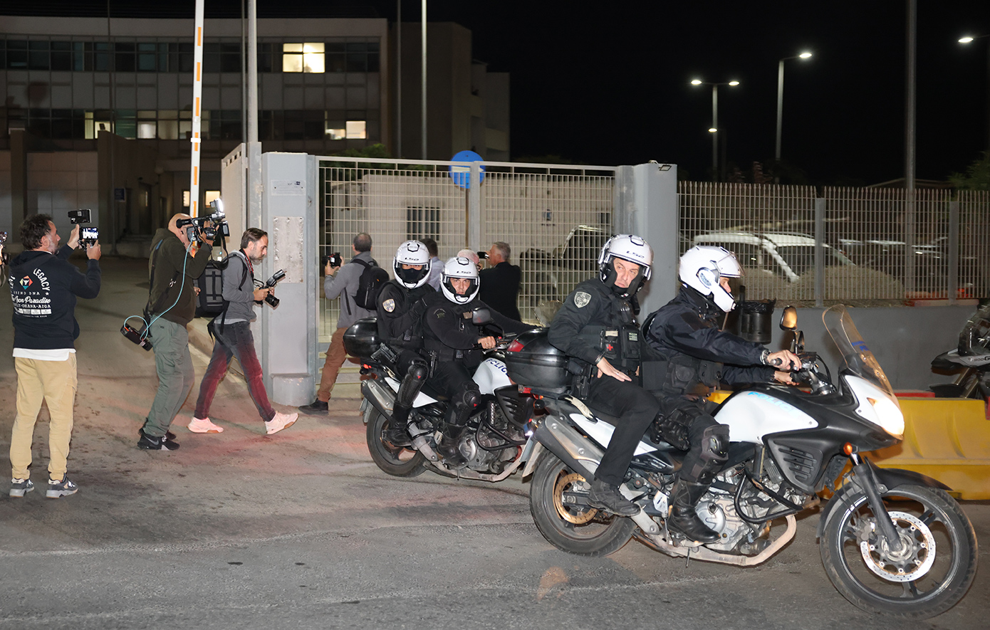 Φρίκη στα Βορίζια: Τα τρία αδέρφια αντίκρισαν τη μητέρα τους πριν παραδοθούν – Εξαφανισμένα τα όπλα της επίθεσης