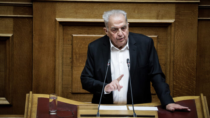 Την Πέμπτη η πολιτική τελετή για τον Αλέκο Φλαμπουράρη