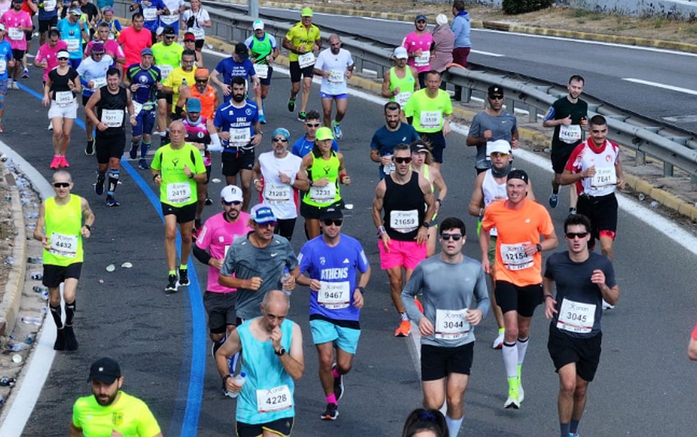 Μαραθώνιος Αθήνας: Ξεκινούν στις 17:00 οι αγώνες – Ποιοι δρόμοι παραμένουν κλειστοί, πού υπάρχει κίνηση