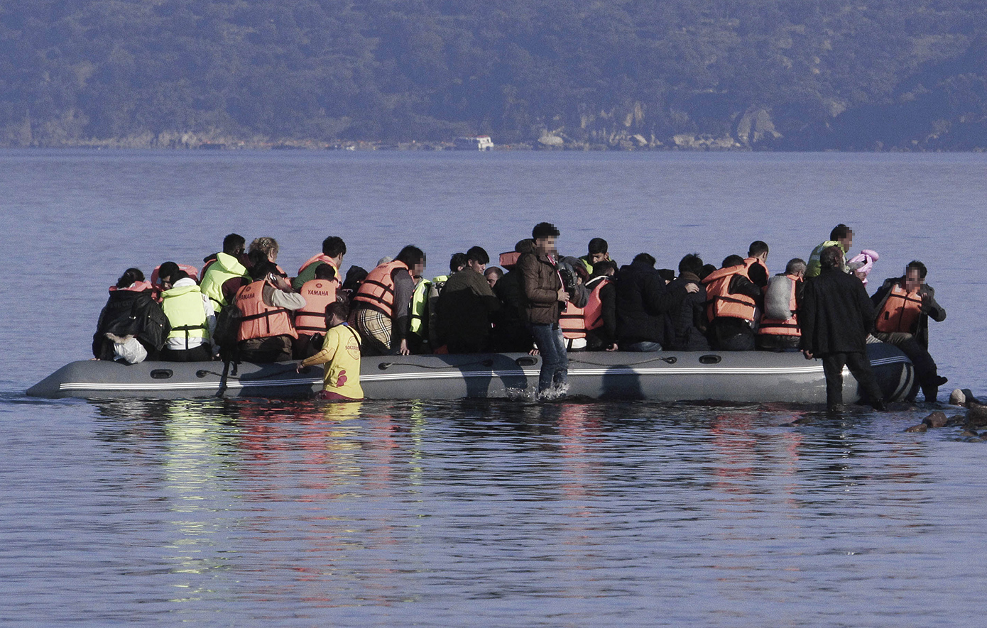 Κρήτη: 58 μετανάστες κατέφθασαν στην Ιεράπετρα ενώ ξεκινούσε άσκηση με πραγματικά πυρά