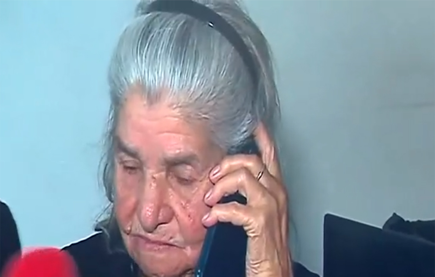 «Δεν μισώ κανέναν, το κακό να σταματήσει εδώ» – Συγκλονίζει η μητέρα της 56χρονης λίγο μετά τη κηδεία στα Βορίζια