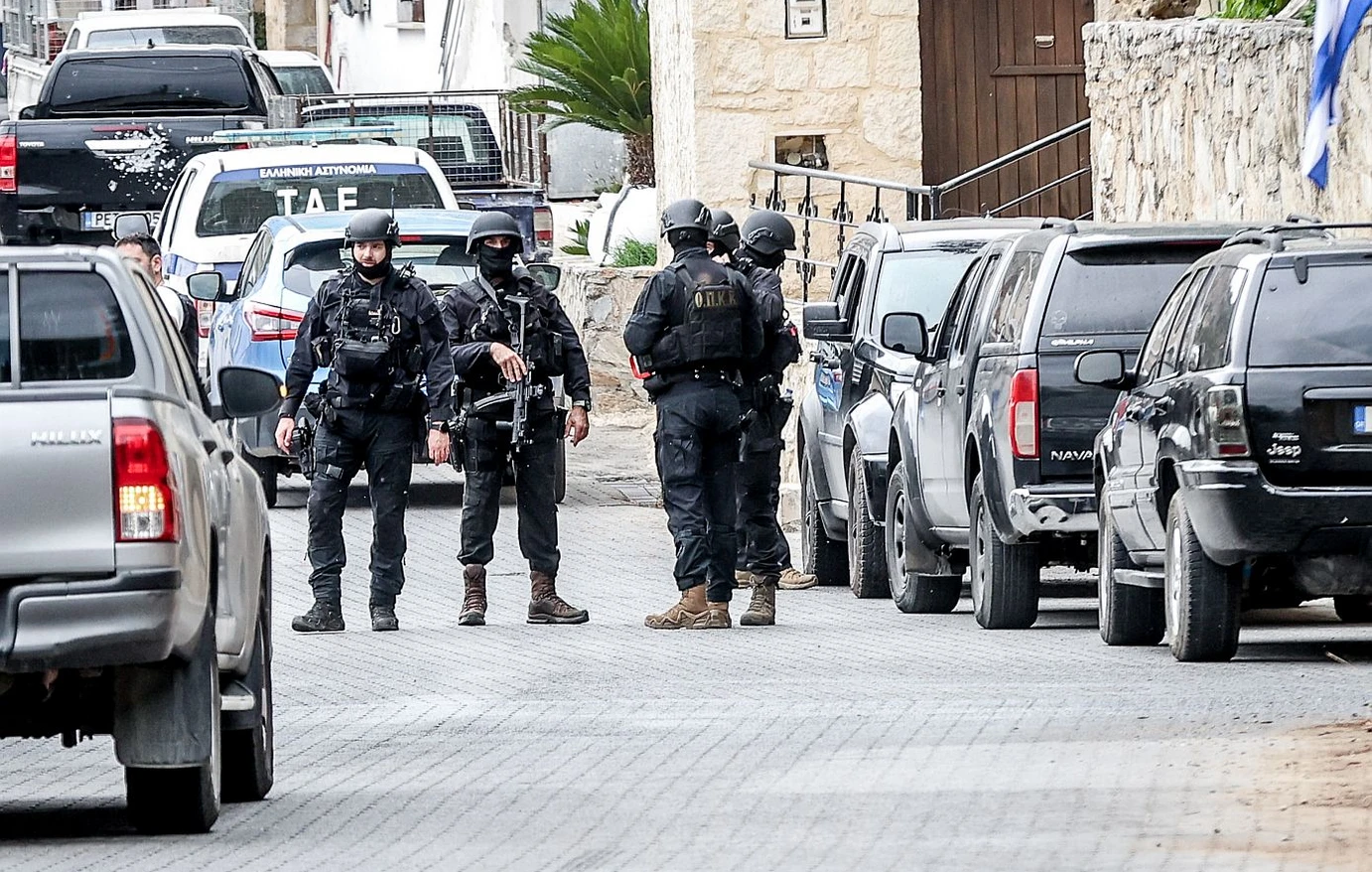 Κακουργηματικές κατηγορίες για ανθρωποκτονία από πρόθεση στους 2 τραυματίες του μακελειού στα Βορίζια – Το χωριό σε αστυνομικό κλοιό