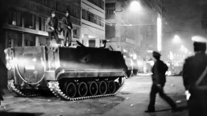 Σαν σήμερα 17 Νοεμβρίου: Η βίαιη καταστολή της εξέγερσης του Πολυτεχνείου