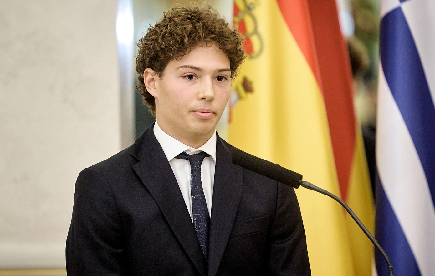 21χρονος τιμήθηκε στην Ουγγαρία με Χρυσό Μετάλλιο για τη διάσωση πατέρα και κόρης από πνιγμό στη Θεσσαλονίκη