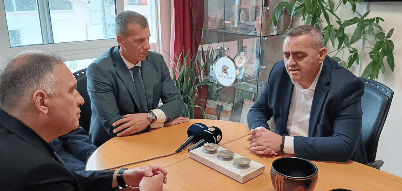 Συνάντηση του Ευρωβουλευτή Φρέντη Μπελέρη με τον Δήμαρχο Σπάρτης