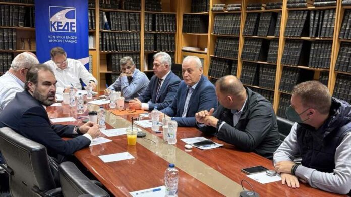 Ο Δήμαρχος Βιάννου στη συνάντηση της Επιτροπής Ορεινών Δήμων στην ΚΕΔΕ