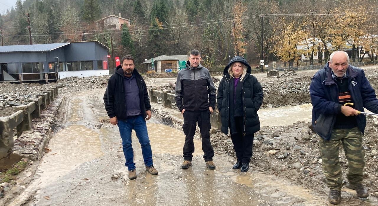 Το οδικό δίκτυο στα Τρία Ποτάμια επιθεώρησε η Αντιπεριφερειάρχης Τρικάλων