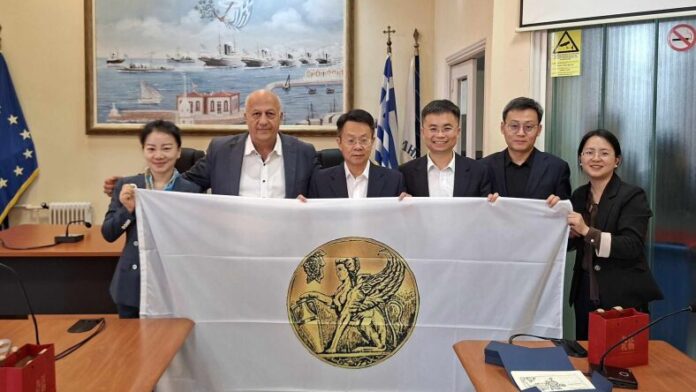 Αντιπροσωπεία της Jiujiang επισκέπτεται το Δημαρχείο Χίου