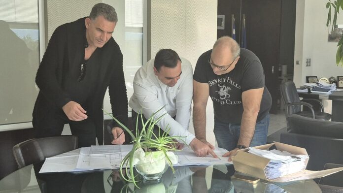 Σύσκεψη Αντιπεριφερειάρχη Λακωνίας για το Κλειστό Γυμναστήριο Νεάπολης στην Περιφέρεια Πελοποννήσου