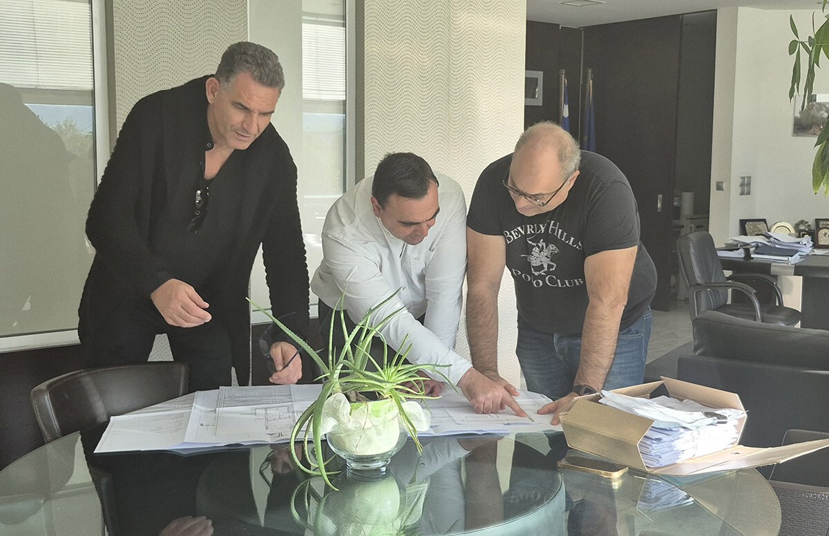 Σύσκεψη Αντιπεριφερειάρχη Λακωνίας για το Κλειστό Γυμναστήριο Νεάπολης στην Περιφέρεια Πελοποννήσου