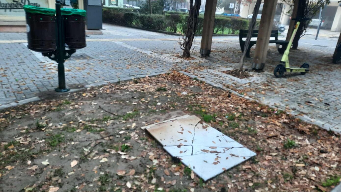 Δ. Σερρών: Άγνωστοι κατέστρεψαν το πάρκο «Αντισυνταγματάρχη Γεωργίου Κατσάνη»