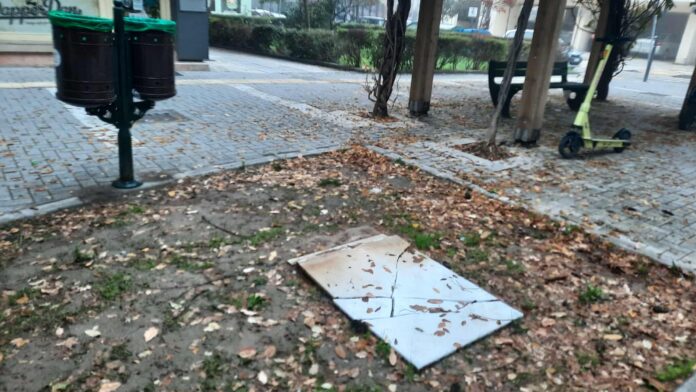 Δ. Σερρών: Άγνωστοι κατέστρεψαν το πάρκο «Αντισυνταγματάρχη Γεωργίου Κατσάνη»