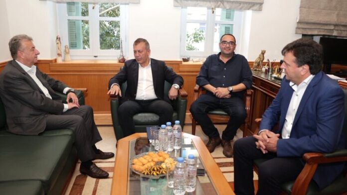 Σύσκεψη Υπ. Αθλητισμού με Περιφερειάρχη Κρήτης – Επενδύσεις σε αθλητικά έργα