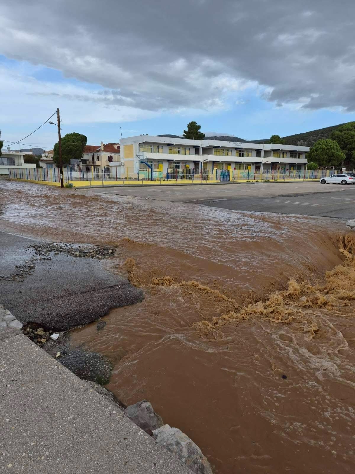 Η Adel “χτύπησε” την Ερμιονίδα – Να κηρυχθεί σε κατάσταση έκτακτης ανάγκης ζητεί ο Δήμαρχος