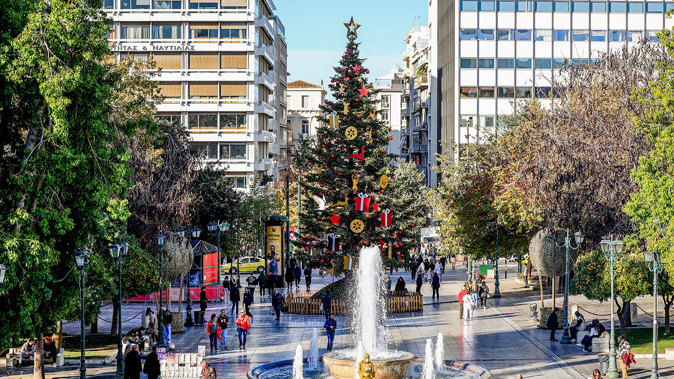 Εορταστικό ωράριο 2025: Ποιες ώρες θα λειτουργήσουν τα μαγαζιά – Τι ισχύει για τις Κυριακές