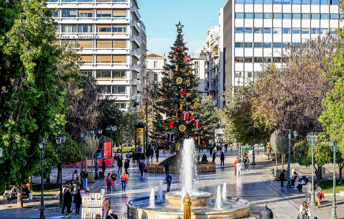 Εορταστικό ωράριο 2025: Ποιες ώρες θα λειτουργήσουν τα μαγαζιά – Τι ισχύει για τις Κυριακές