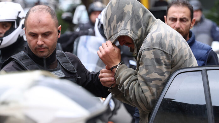 Αιματοχυσία στα Βορίζια: Προθεσμία για απολογία έλαβε ο 23χρονος για την έκρηξη στο σπίτι των Φραγκιαδάκηδων
