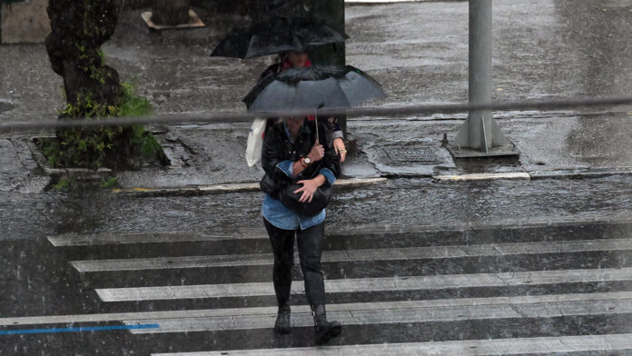 Μαρουσάκης – καιρός: Αναμένεται ισχυρή κακοκαιρία με βροχές και πτώση θερμοκρασίας – Πότε θα φτάσει στο αποκορύφωμά της