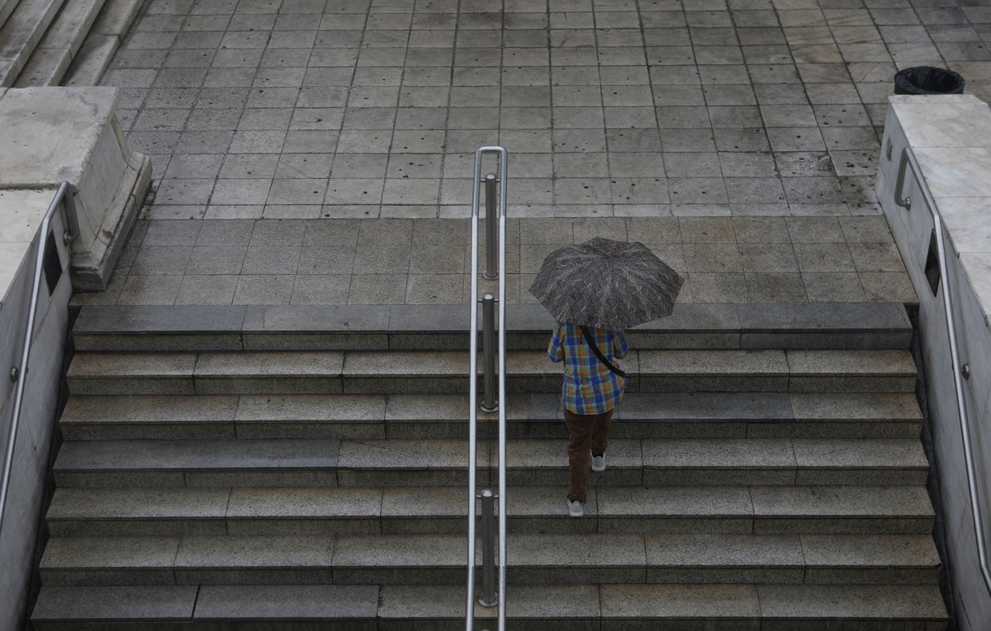 Ατμοσφαιρικό βουνό φέρνει καιρική γαλήνη στην Ελλάδα, πότε ανατρέπεται το σκηνικό – Προβλέψεις για βαρυχειμωνιά στην Ευρώπη