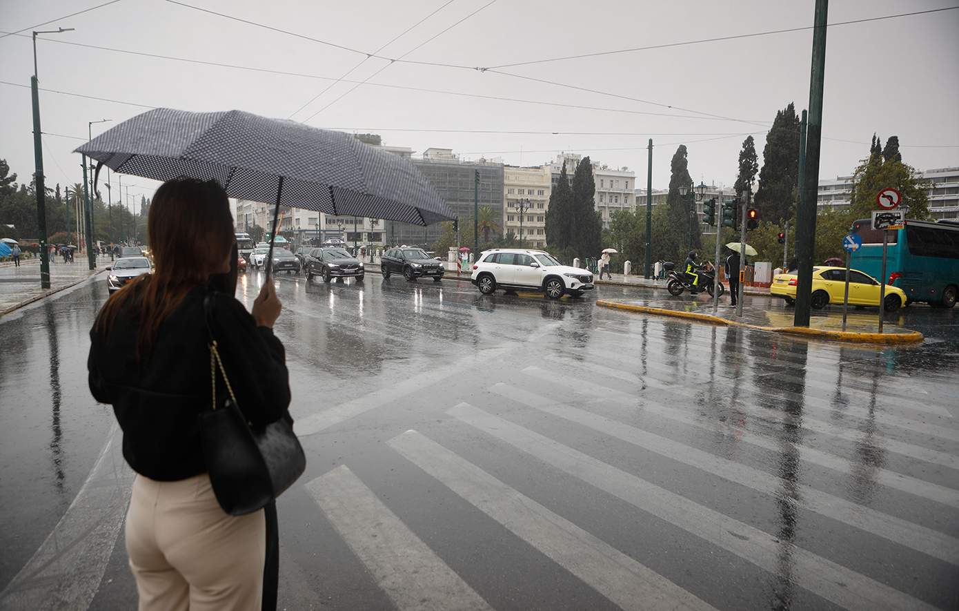 Επείγον δελτίο καιρού: Ισχύει η πορτοκαλί ειδοποίηση για έντονες καταιγίδες – Τι αναμένεται σύντομα