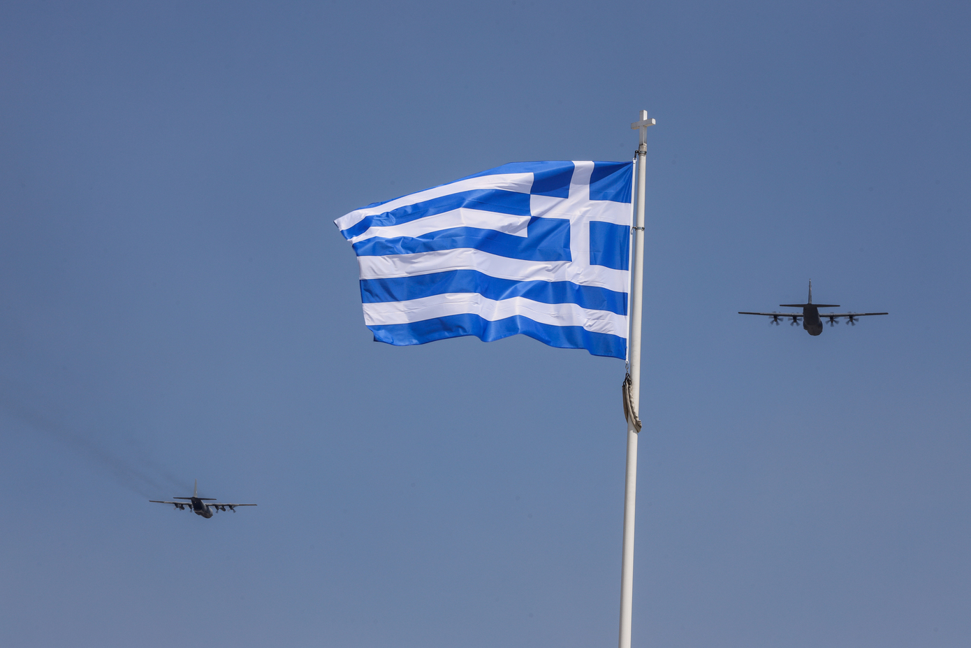 Πώς η Ελλάδα σκοπεύει να ανανεώσει τον στόλο μεταγωγικών αεροσκαφών: Είχαμε απομείνει με ένα C-130